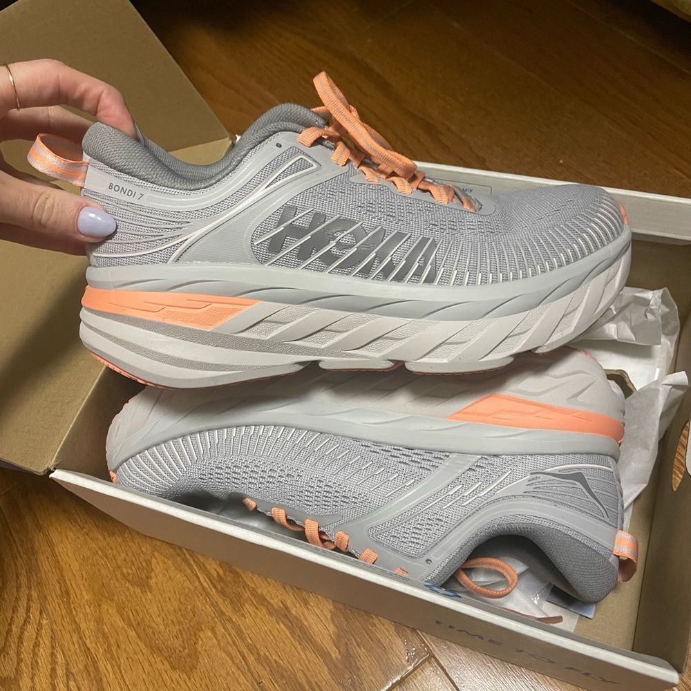 hoka bondi 7-NO OFFERS ACCEPTED